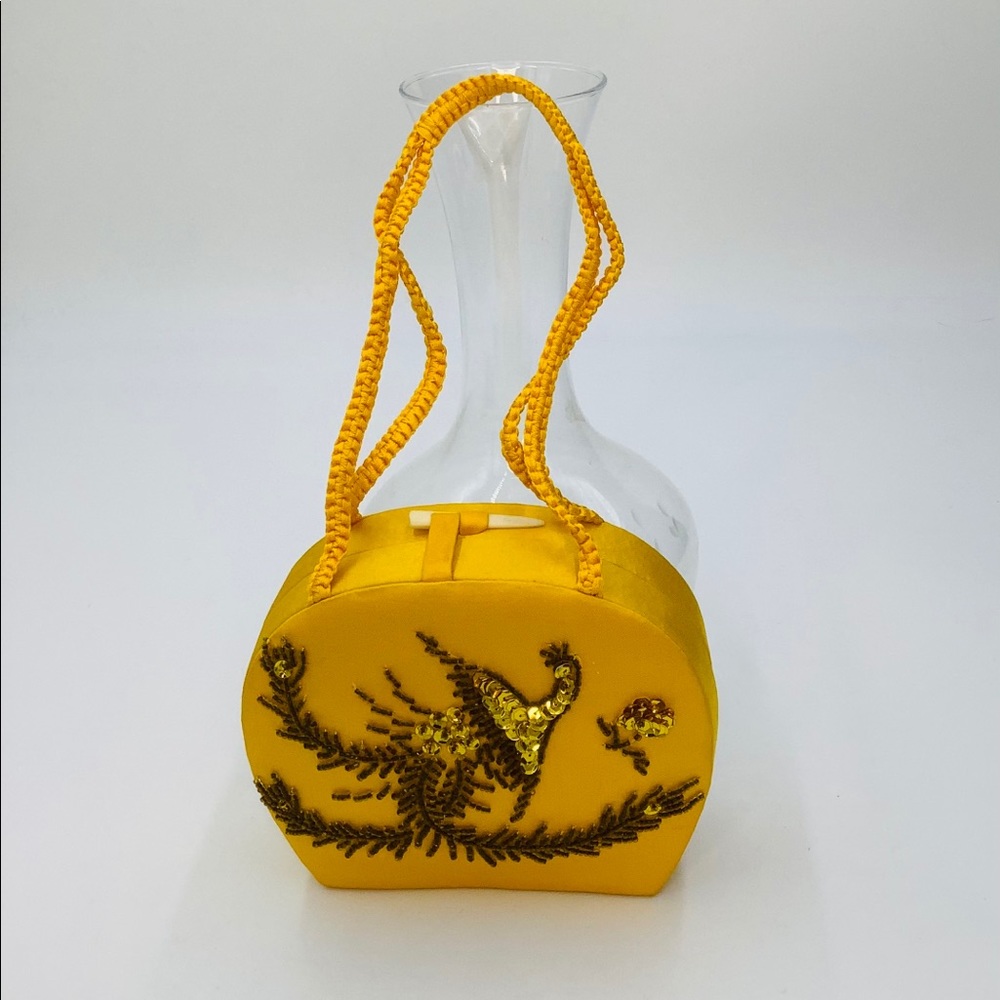 Vintage Yellow Gold Silk Clutch Purse - Picture 3 of 12